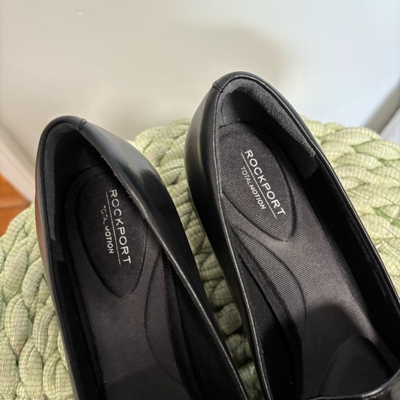 NWOB Rockport Total Motion Esma Black  Leather Square Croc Toe Heel Loafers - Picture 6 of 8